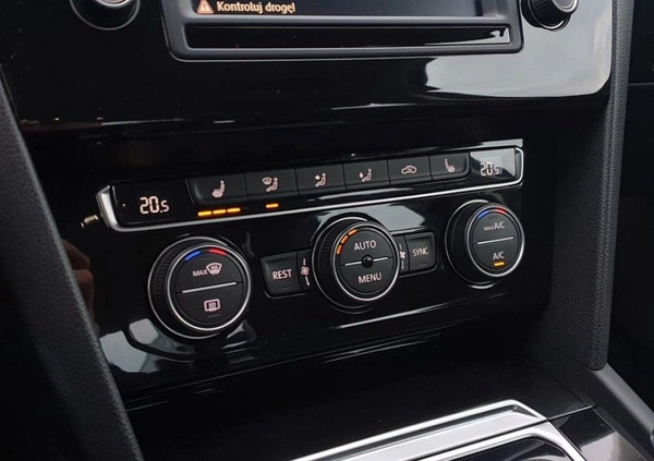 Volkswagen Passat cena 79900 przebieg: 139056, rok produkcji 2017 z Kraków małe 211